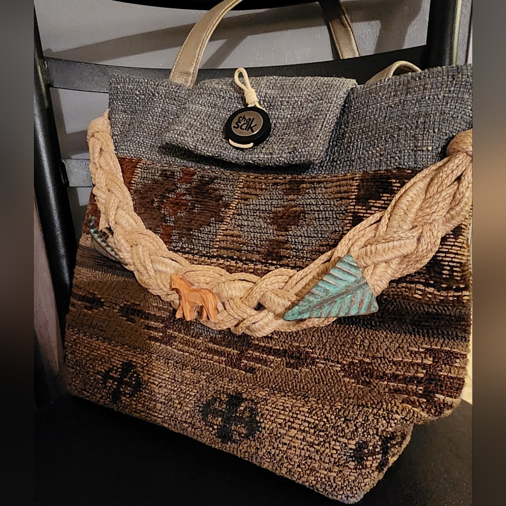 The Sak brand woven purse. - Picture 4 of 8
